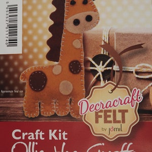 Ollie the Giraffe Felt Craft Kit