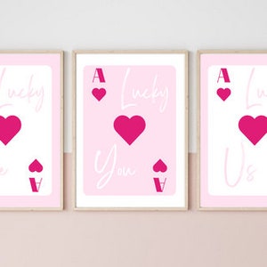 Lucky Girl Digitale Prints| Lucky Me, Lucky You, Lucky Us| College Kunst aan de Muur| Preppy Decor| Roze Decor| Aas van Harten Print