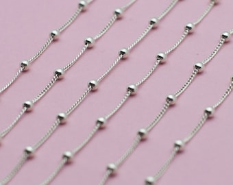 Collar ajustable con delicada cadena de cuentas de plata de ley