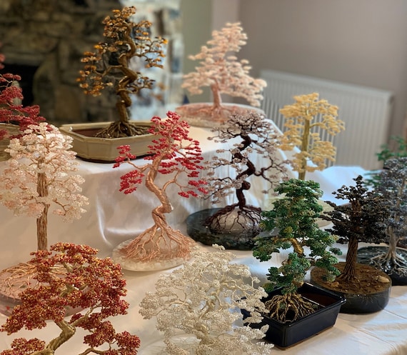 Handgefertigter Bonsai-Baum aus rosgoldfarbenem Draht mit rosa Perlen und  Rosenquarzsockel - Etsy.de