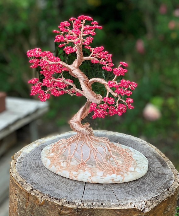 Handgefertigter Bonsai-Baum aus rosgoldfarbenem Draht mit rosa Perlen und  Rosenquarzsockel - Etsy.de