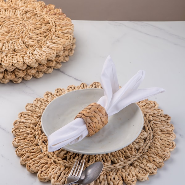 Laquedecraft 13.8' Round Corn Husk Placemats | Boho Rattan Woven Placemats | Farmhouse Spring Placemats | Table Wicker Placemats