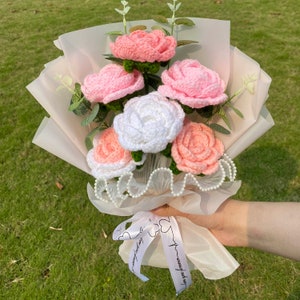 Completed Crochet Flowers Bouquet, Handmade Knitted Bouquet, Artificial Flowers for Birthday, Wedding Home Decor, Gifts for Mom (Rose)