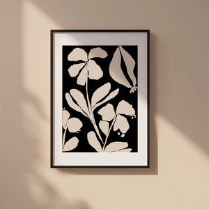 Modern Floral Elegance: Minimalist Design in Black and Beige image 1