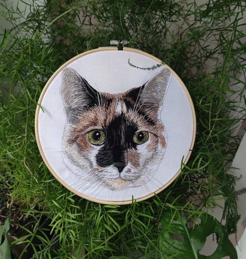 Hand embroidered portait of your pet Memorial Cat portrait. Dog lovers gift cat, lovers gift. Dog portrait. 12cm image 3