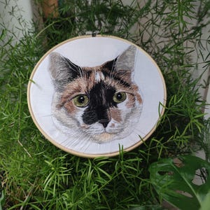 Handgeborduurd portret van uw huisdier! Kattenportret. Hondenportret. (20 cm) Alleen hoofd.