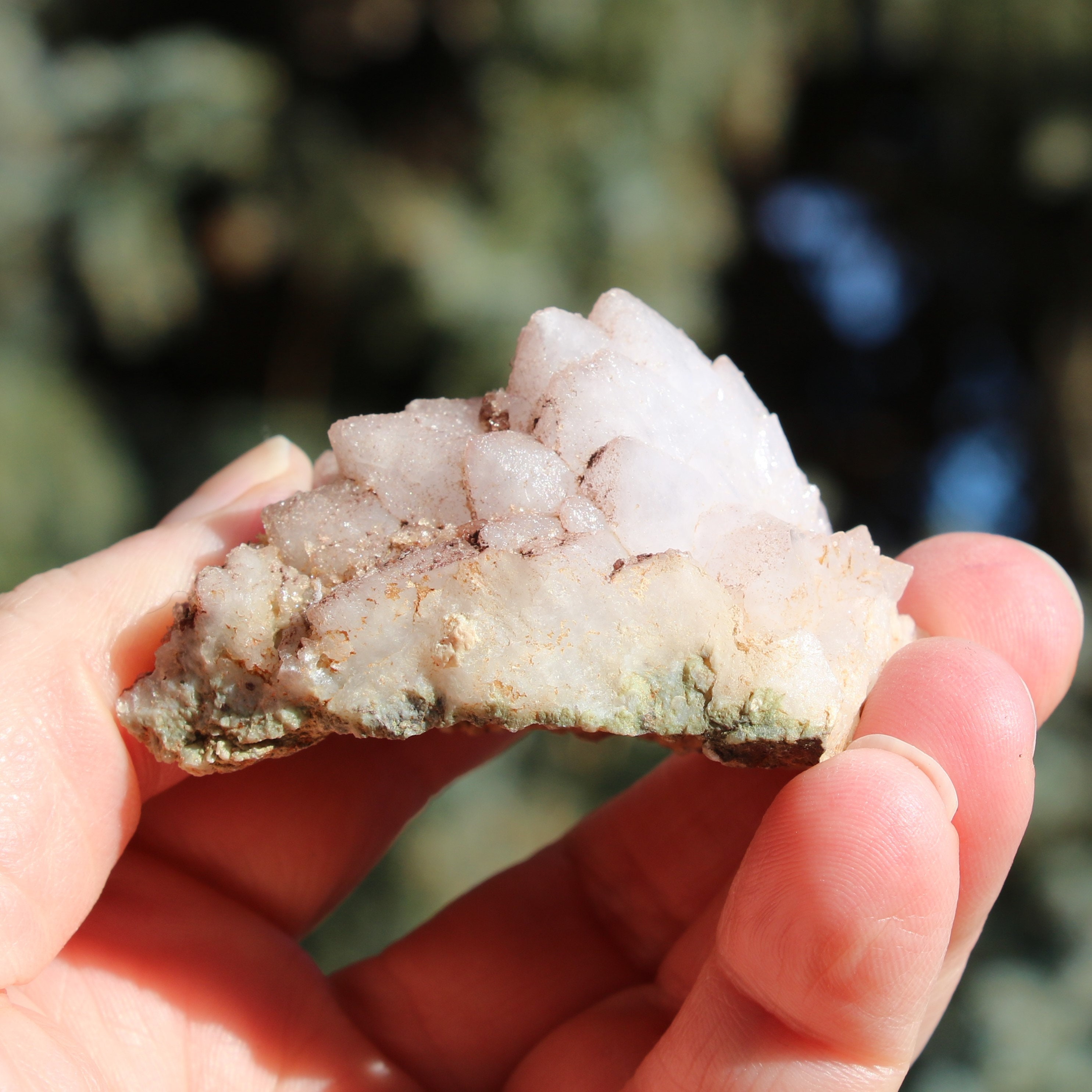 ピンクカルサイト原石 残りわずか！】強蛍光ピンクカルサイト原石 小粒 1個売り