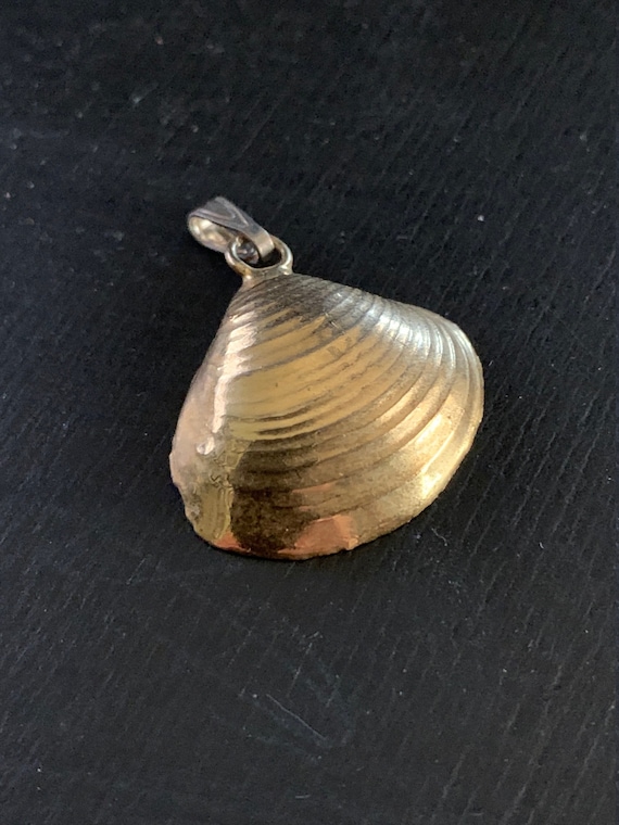 Gold-dipped Shell Pendant | 10K - image 1