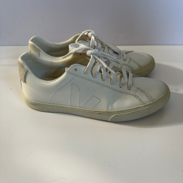 White Neutral color Veja Sneakers Casual Athleisure shoes