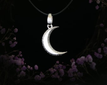 Crescent moon necklace made of 925 Sterling Silver