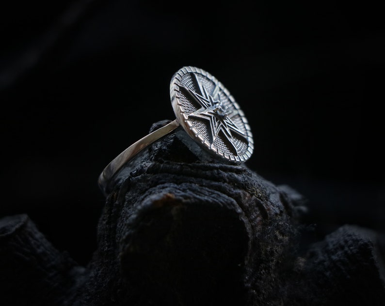 Ishtar ring made of Sterling Silver