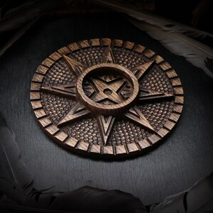 Inanna wooden candle holder