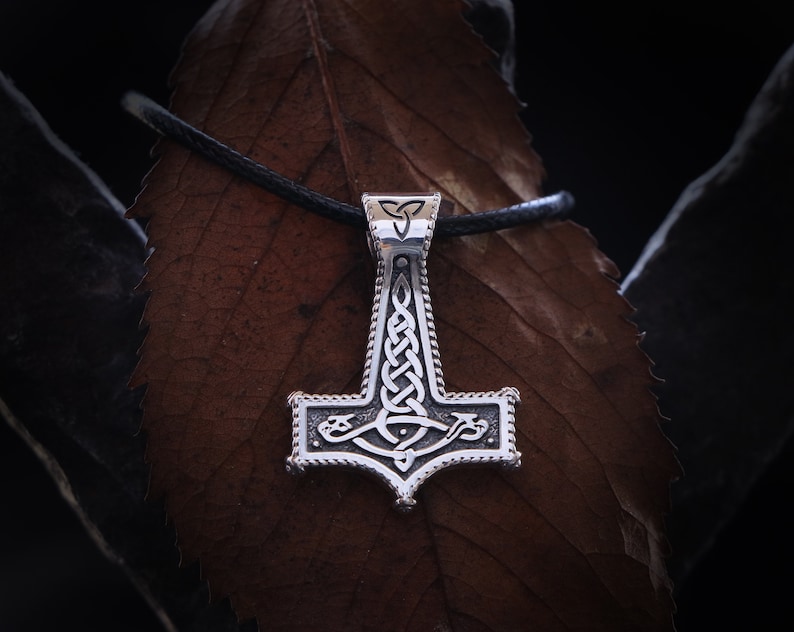 Silver Mjolnir pendant