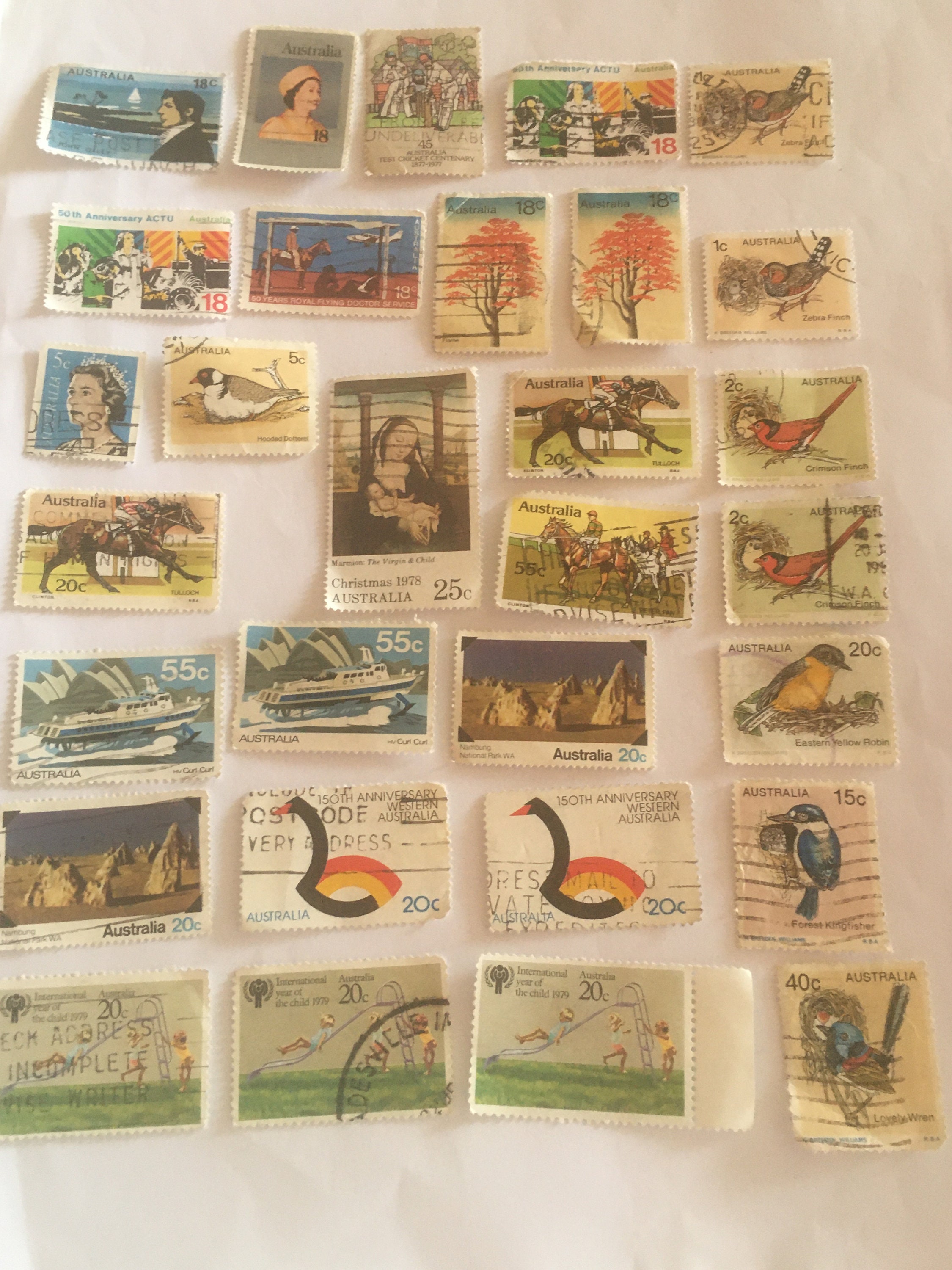 オーストラリアの使用済み切手：ヴィンテージ切手30枚のコレクション