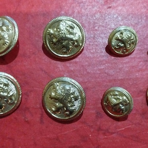 Set of 4 small and 4 large Vintage Antique Gold Metal Buttons with a stylized lion, Set for suit, jacket, blazer. High quality