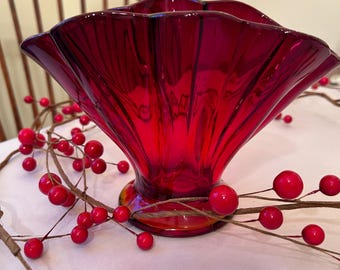 Vintage Ruby Red Amberina Fenton Fan Vase 1930’s - Base Glows Under Black Light