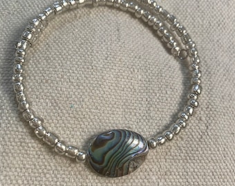 Abalone shell accent beaded bracelet