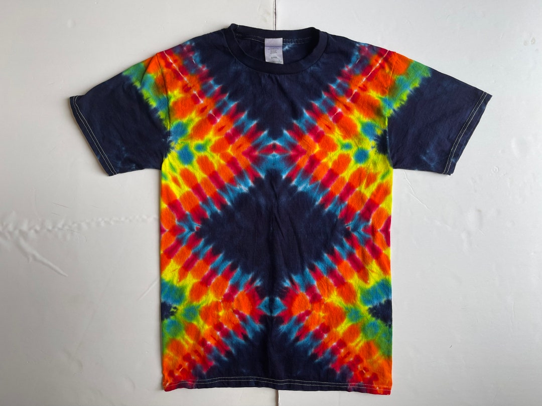 zig zag tie dye shirt