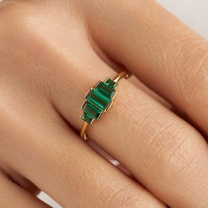 Art Deco Emerald Ring, Dainty Emerald Ring, Emerald Gold Ring, Baguette Emerald Ring