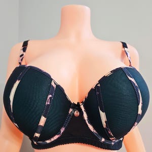 Beautiful Bombshell Double Padded Tiger Stripe Green Bra 42D (95DD)