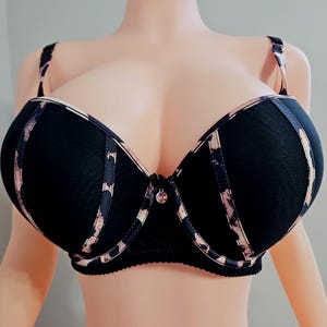 Beautiful Bombshell Double Padded Tiger Stripe Black Bra 38DD, 42D (85E & 95DD)
