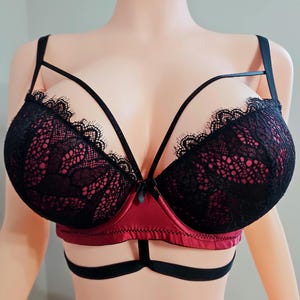 Beautiful Bombshell Double Padded Laced Black Red Bra 36D (80A)