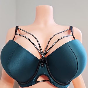 Beautiful Elegant Bombshell Double Padded Plain Green Bra 38D, 42D (85DD & 95DD)