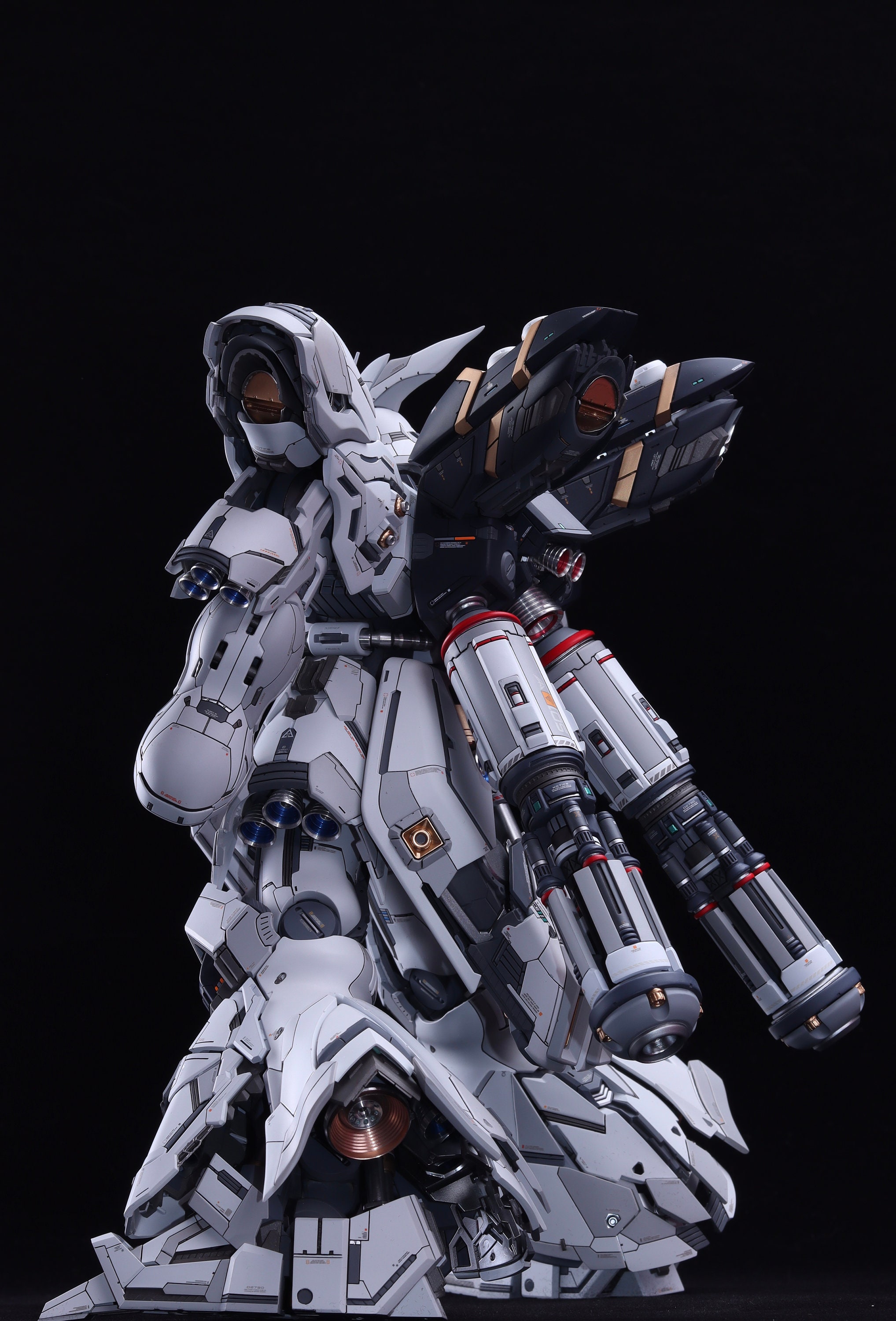 BANDAI MG Great White Shark Sazabi（yjl X Anchoret