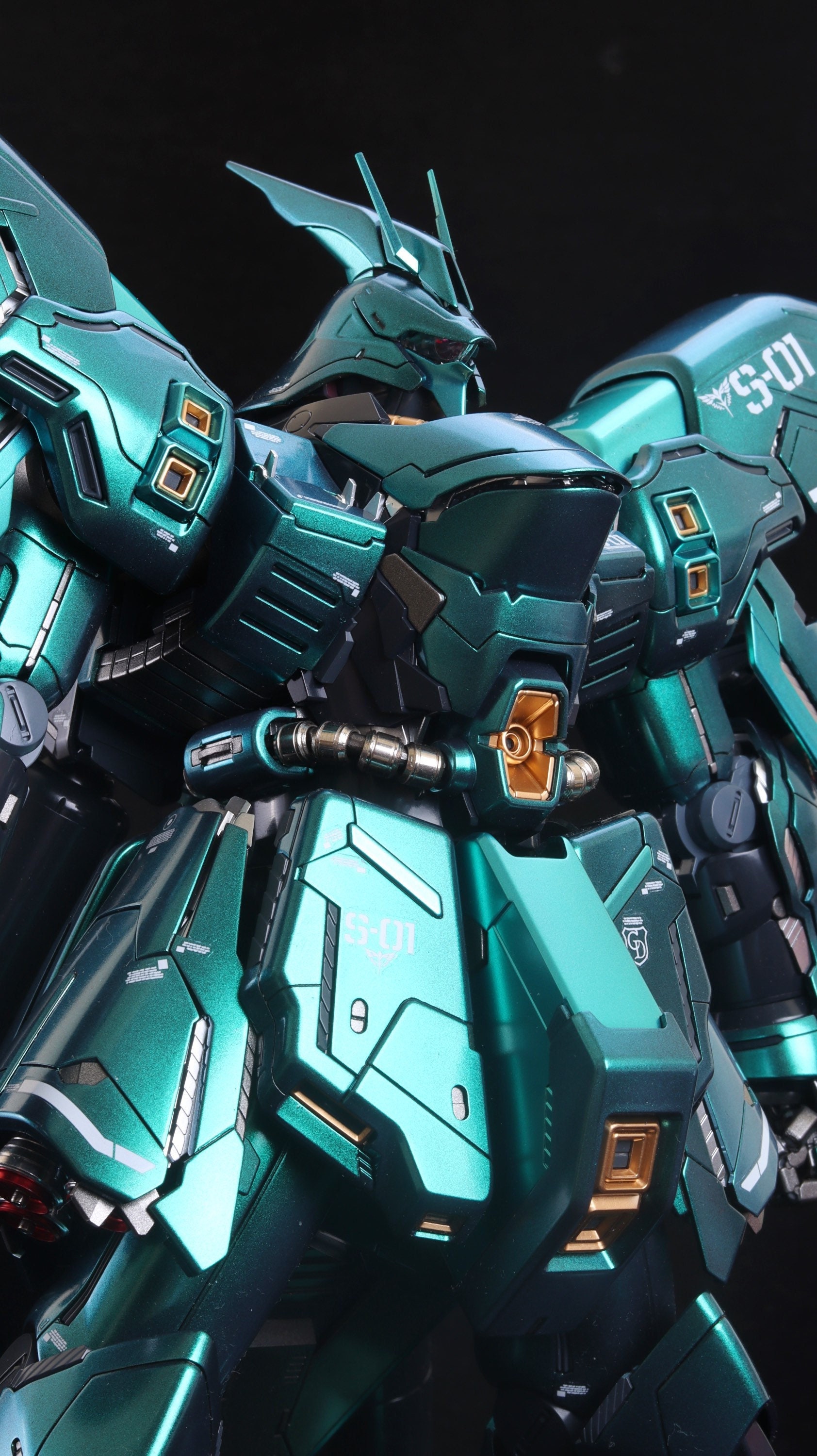 Bandai MG 1/100 "Sazabi Ver.Ka" Green Rosella ver, commission built and painted