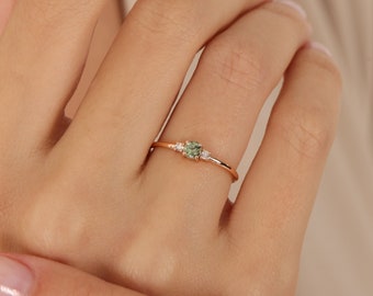 Dainty Green Sapphire Ring with Diamond , Green Sapphire Engagement Ring , Alternative Engagement Ring , Diamond Ring , Solid Gold Ring