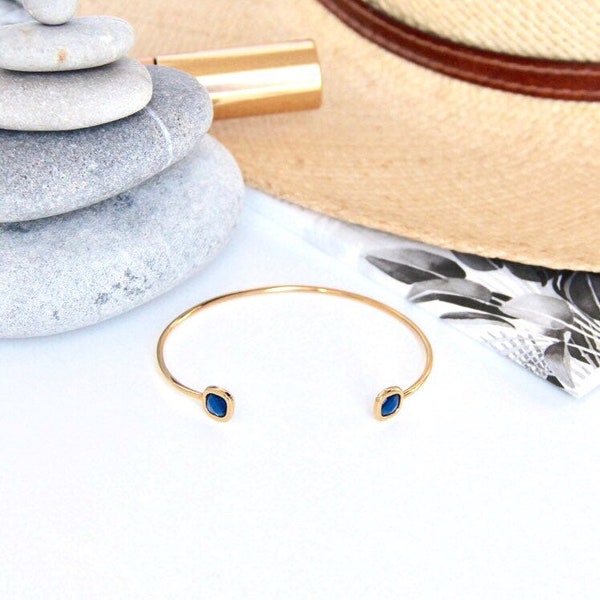Portofino, bracelet jonc plaqué or 3 microns et pierres en verre bleu marine