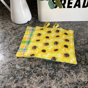 Set of Two Sunflower Potholders, Sunflower Kitchen Decor, Potholders, Sunflower Hot Pad