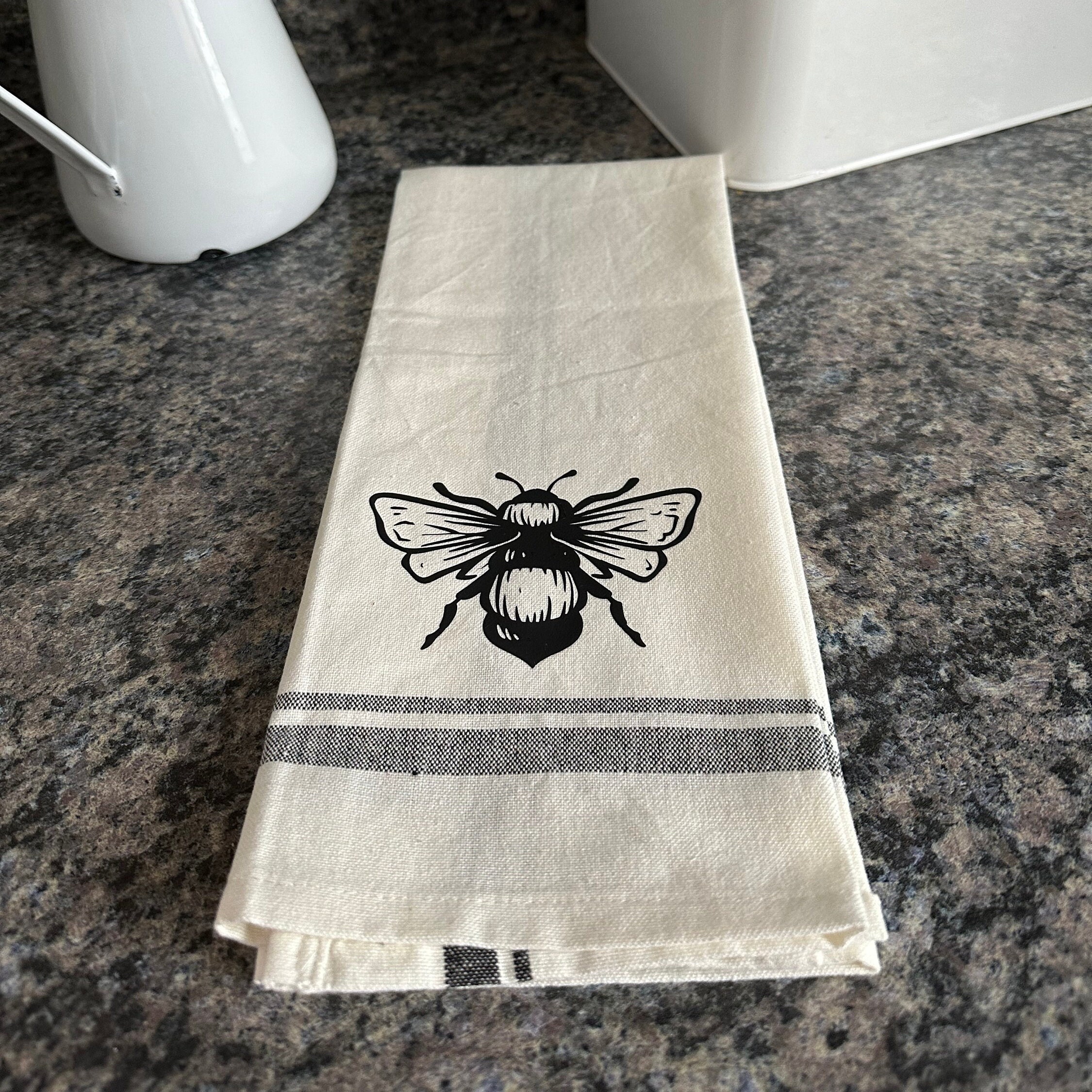 Set of 2 Bee Decorative Kitchen Towels, Bee Kitchen Decor