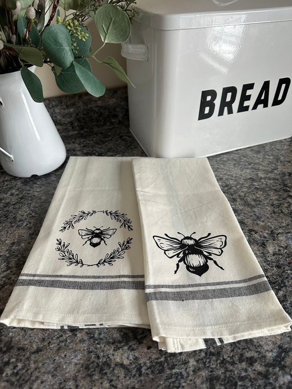 Set of 2 Bee Decorative Kitchen Towels, Bee Kitchen Decor, Farmhouse Bee Decorative  Kitchen Towels, Bee Cotton Tea Towels 