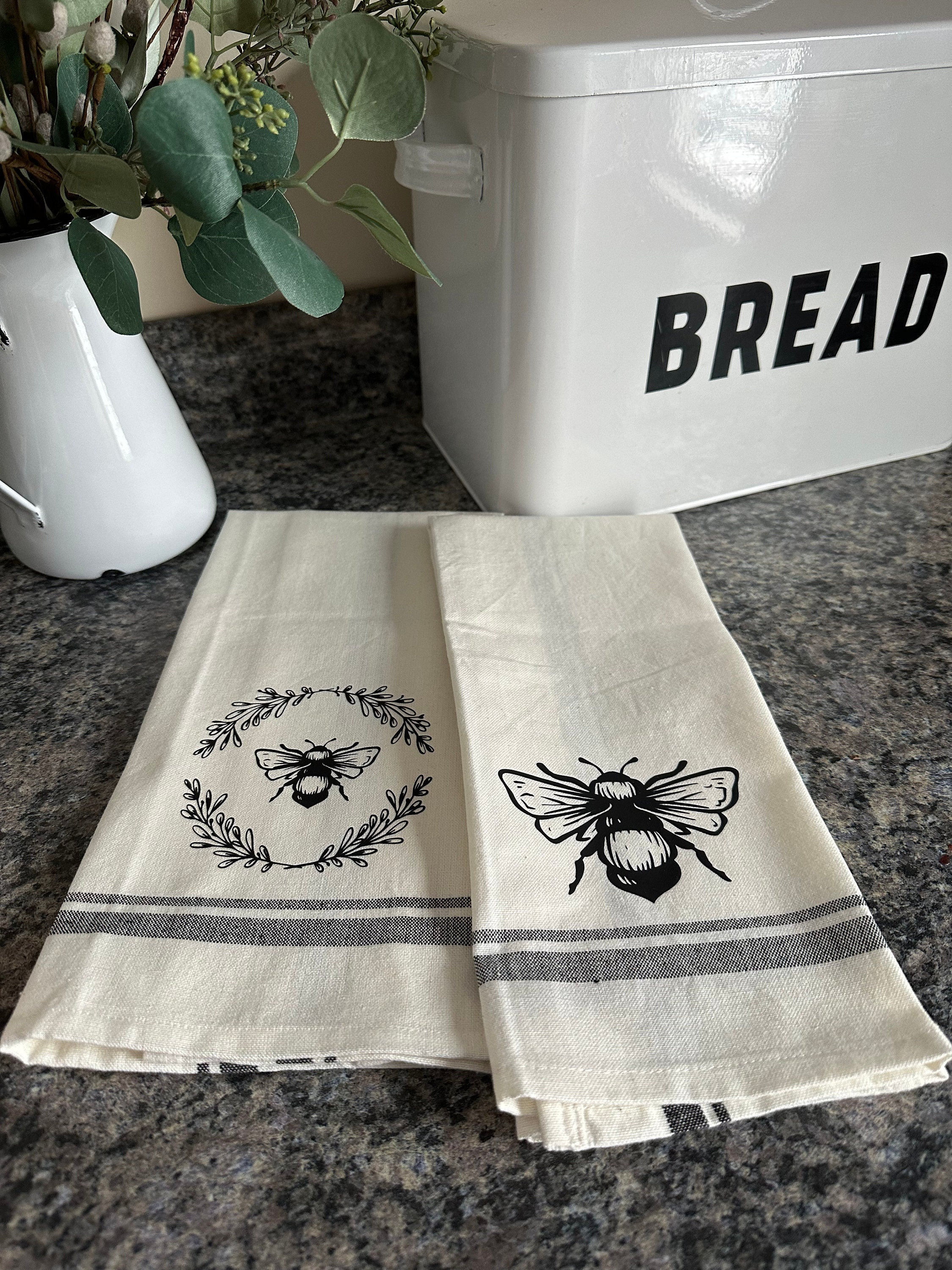 Farmhouse Kitchen Tea Towel Set of 4 19x28 Embroidered Bee Creme Grey – VHC  Brands Home Decor