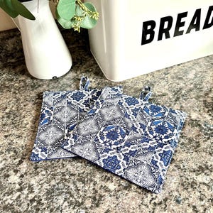 Set of 2 Blue and White Potholders, Potholders, Blue and White Kitchen Decor, Pot Holders, Home Decor