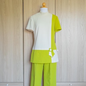 1970s MOD Space Age Green and Off White Tunic and Pants Set