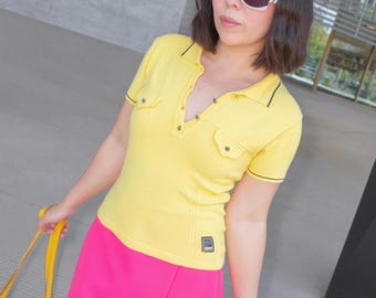 Polo de punto amarillo y negro de Versace Jeans Couture de los años 90