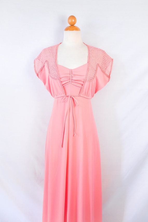 1970s pink maxi dress with matching crochet crop … - image 5