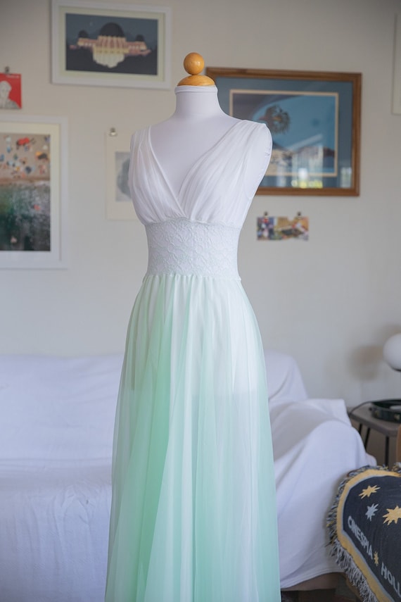 Deadstock 1960s White and Green Princess Double Ny