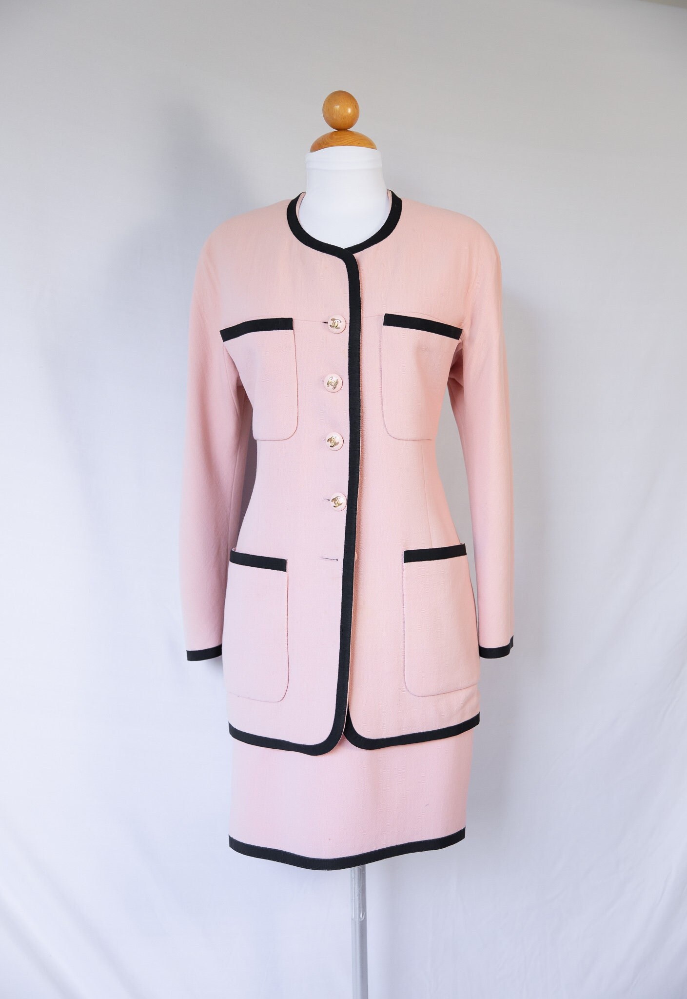 Chanel Vintage Pink Nubby Linen Tweed Two-Piece Jacket and Skirt Suit –  Amarcord Vintage Fashion