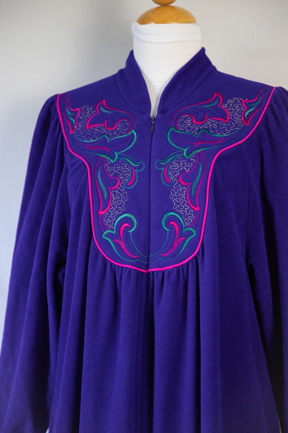 1970s Vanity Fair Cozy Fleece Purple House Dress - image 5