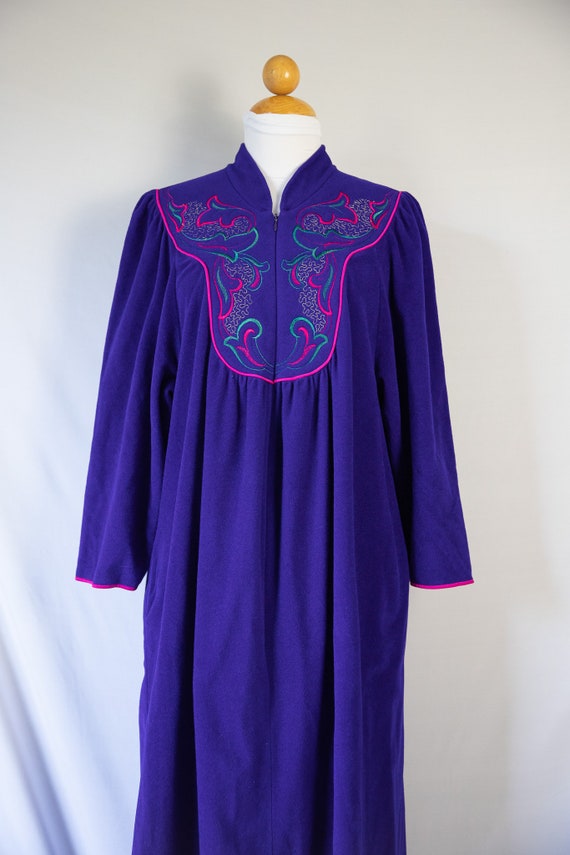 1970s Vanity Fair Cozy Fleece Purple House Dress - image 8