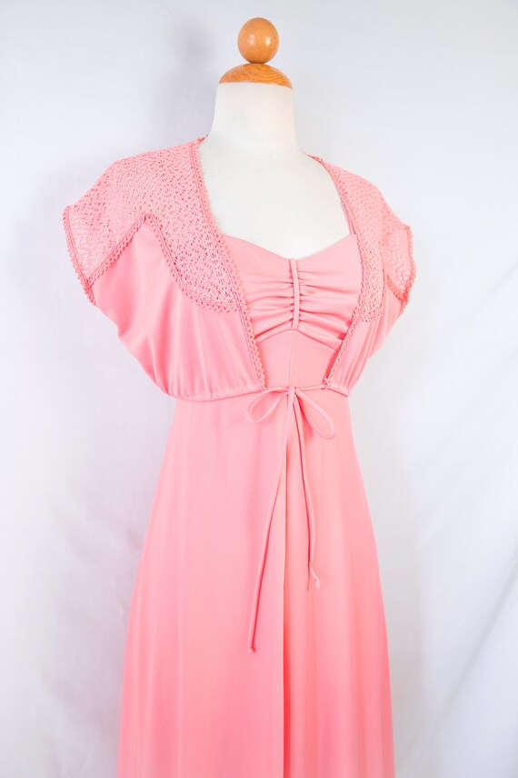 1970s pink maxi dress with matching crochet crop … - image 3
