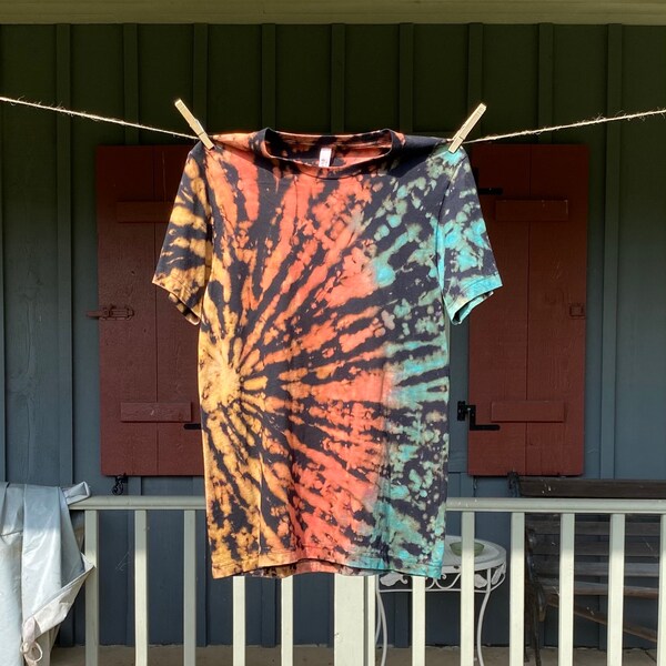 reverse tie dye gray shirt