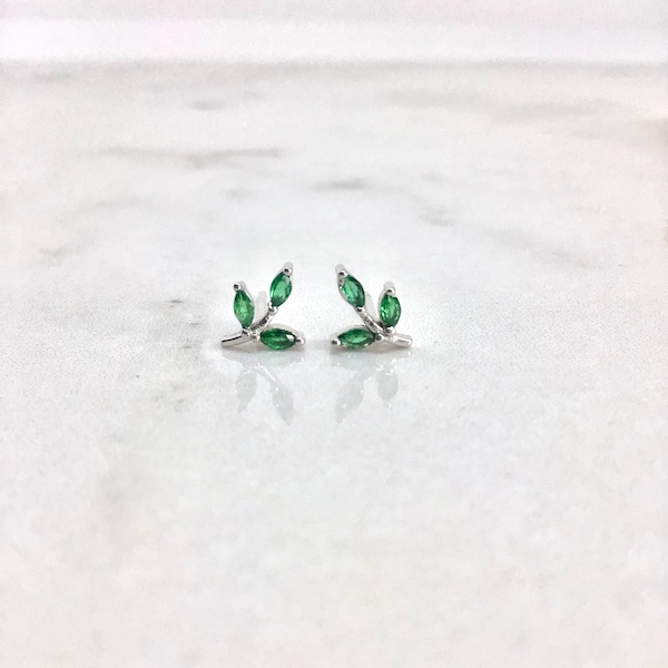 Tiny green twig stud earring sterling silver • dainty studs • flower stud earrings • leaf earrings • floral earrings • emerald branch studs