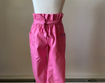 Calça de bebê OshKosh B'Gosh com gravata rosa vintage dos anos 90 - tamanho 2T