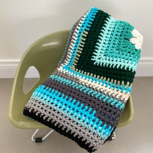 Vintage Hand Knit Retro Emerald Colors Flower Power Knitted Blanket Throw/Granny Style Blanket/Crochet blanket/Afghan Kids/Baby Nursery