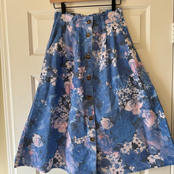 Vintage 1980's. printed floral denim midi flair skirt 28