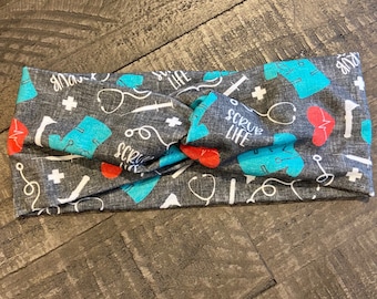 Hoofdband SCRUB LIFE VERPLEEGKUNDIGE, hoofdband arts, cadeau verpleegkundige, cadeau dokter, cadeau medisch assistent, cadeau co-werker, verpleegkundige hoofdband, werk hoofdband